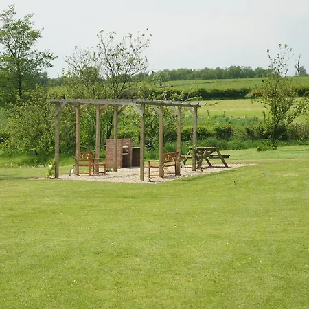 Rawcliffe House Farm Studios, Peaceful North York Moors Retreat פיקרינג