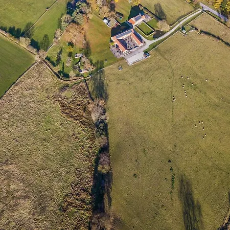 Rawcliffe House Farm Studios, Peaceful North York Moors Retreat *