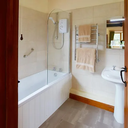 Rawcliffe House Farm Studios, Peaceful North York Moors Retreat