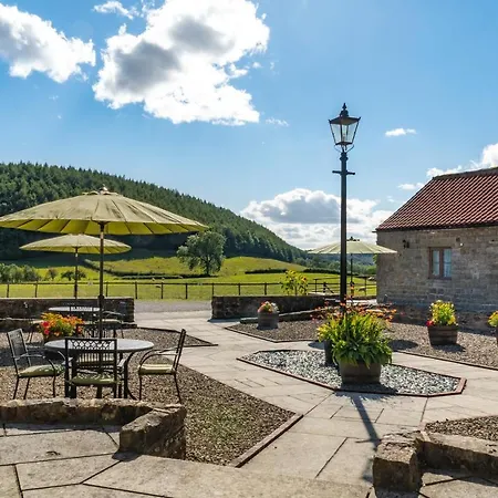Rawcliffe House Farm Studios, Peaceful North York Moors Retreat