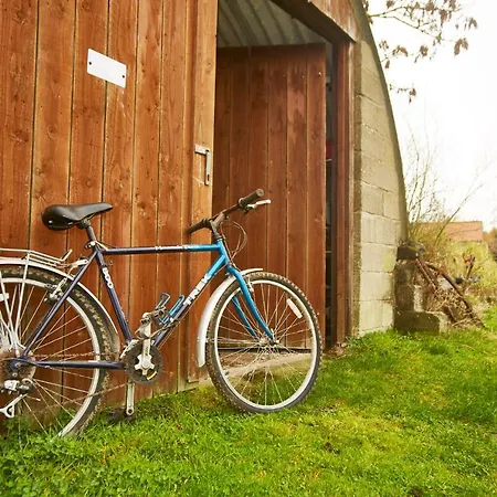 Rawcliffe House Farm Studios, Peaceful North York Moors Retreat *